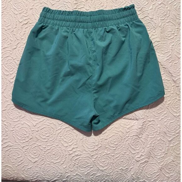 Nike Dri fit size medium Vietnam green pocket tye built in - Picture 12 of 13